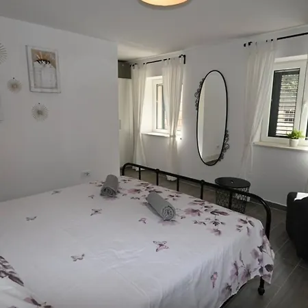 Vakantiehuis Holiday Lana - Panoramic Sea View *