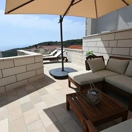 Vakantiehuis Holiday Lana - Panoramic Sea View Selca (Brac)